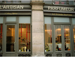 L'Artisan Parfumeur boutique, Paris France